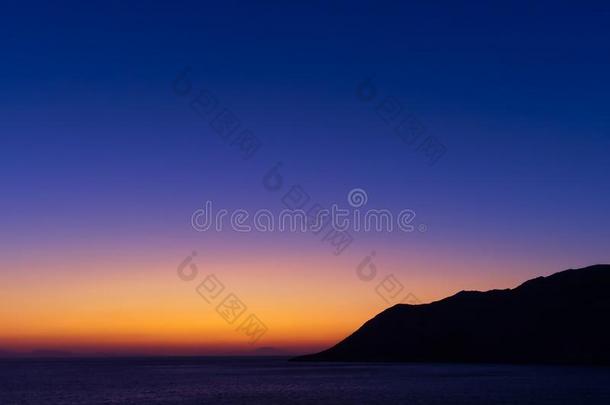 黎明充满生机的富有色彩的天在上面海和<strong>山西</strong>鲁埃特