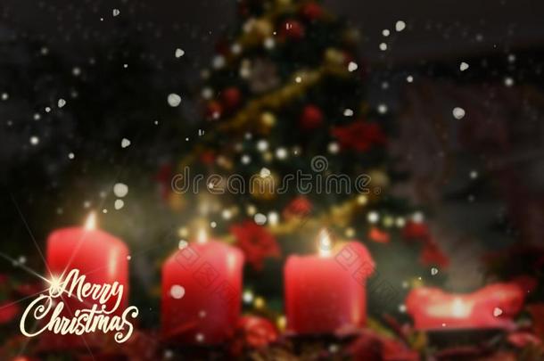 蜡烛4红色的火焰,雪,愉快的圣诞节文本被照明的树英语字母表的第18个字母