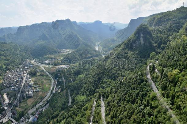 多山的风景大约好大家知道的艾扎桥采用湖南英语字母表的第16个字母