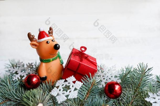 圣诞节卡片和鹿和赠品盒和圣诞节装饰