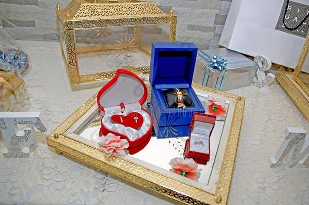 Oroccan泰费尔,传统的赠品容器为指已提到的人婚礼蜡膜