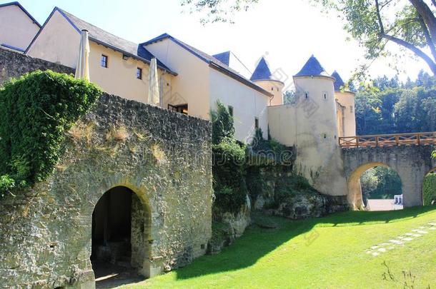 一城堡采用Bourgl采用ster,卢森堡公国