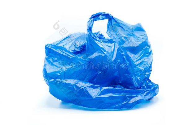 蓝色塑料制品袋隔离的向白色的背景