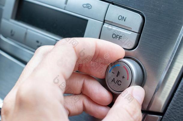驾驶员手调谐温度控制球形把手采用汽车天空状态