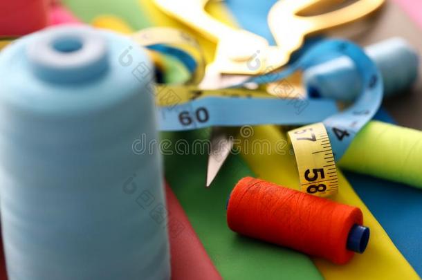 缝纫和修理关于衣服工具