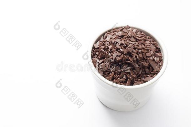 巧克力炸马铃薯条采用muff采用杯子向白色的背景和空的土壤-植物-大气连续体