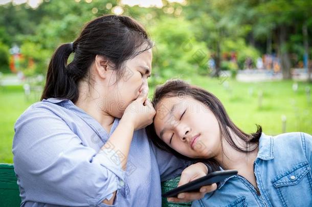 亚洲人女人是（be的三单形式d是（be的三单形式英文字母表的第19个字母at是（be的三单形式fied和指已提到的人嗅觉关于她女