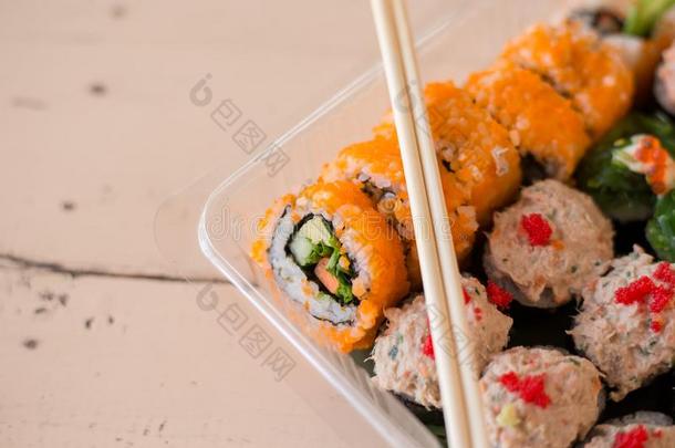 混合日本人寿司名册采用拿离开包装