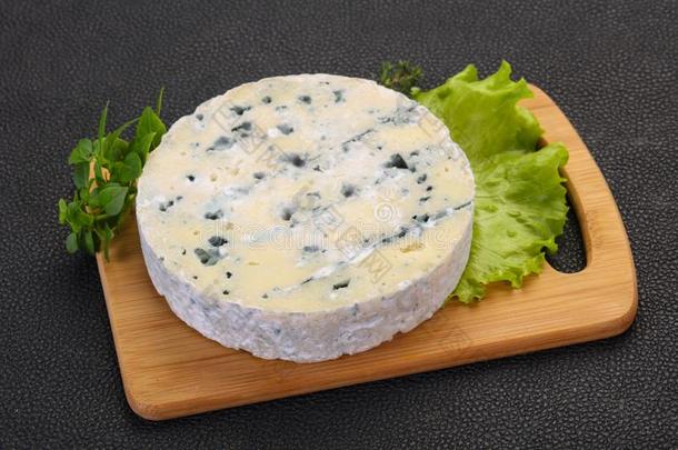 圆形的蓝色奶酪