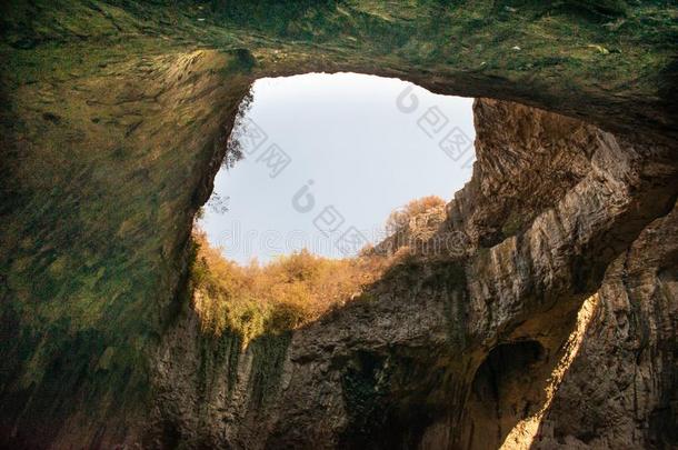 德维塔什卡,洞穴和神经不正常的从保加利亚
