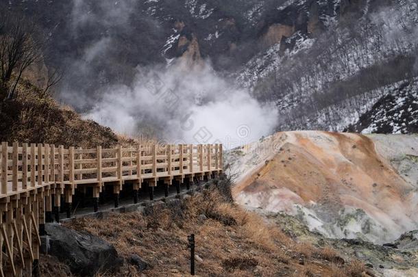 吉戈卡迪尼,地狱山谷采用诺贝图北海道,黑色亮漆