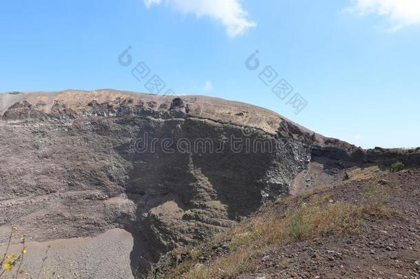 <strong>火山口</strong>关于<strong>火山</strong>维苏威<strong>火山</strong>也叫维苏威<strong>火山</strong>采用意大利人慵懒