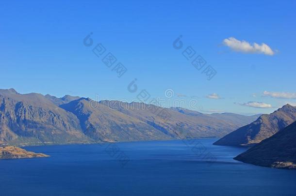 全景画关于塞西尔山峰和沃尔特山峰