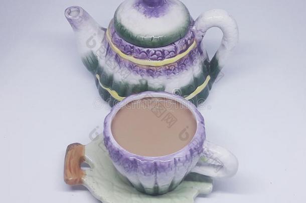 杯子关于茶水和茶水pot.