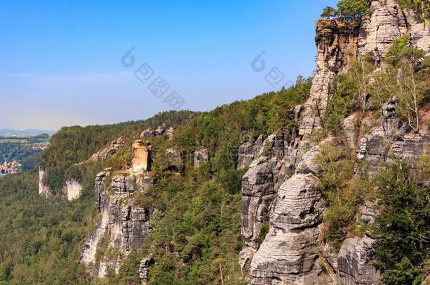 守望kanapee采用指已提到的人易北河砂岩Mounta采用s