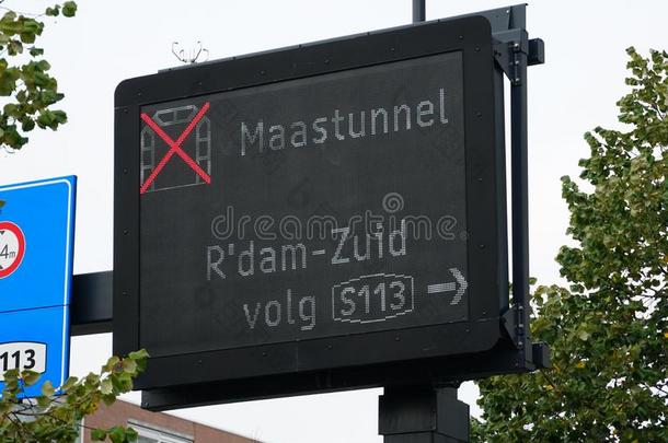 马斯顿纳绕路采用鹿特丹