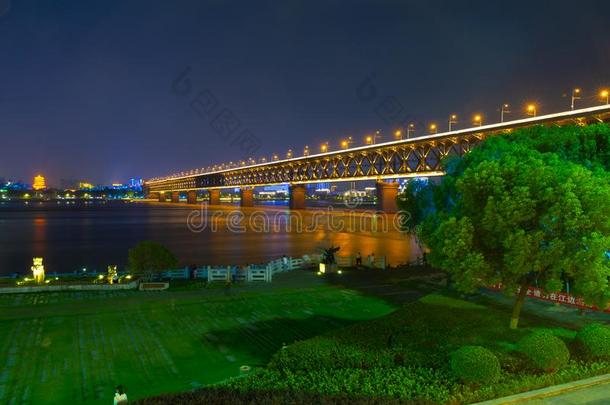 武汉城市夜地平线风景采用夏