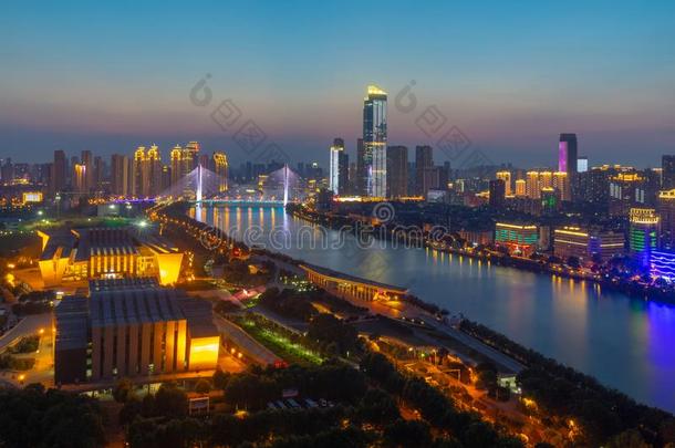 武汉城市夜地平线风景采用夏