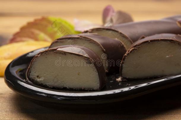 荷兰人的巧克力糖果满的和白色的杏仁蛋白软糖采用秋Coloran美国科罗拉多州