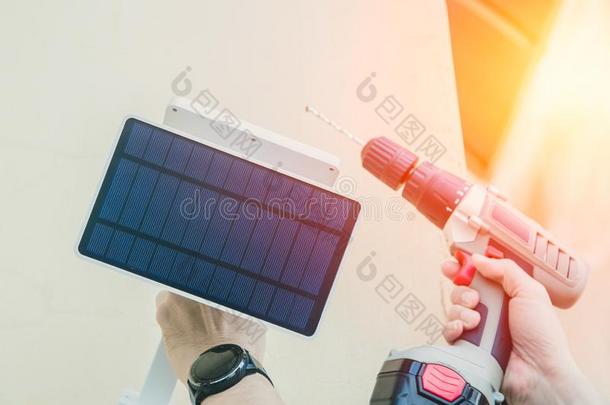 DoItYourself自己动手做安装替换太阳的镶板向救助价钱