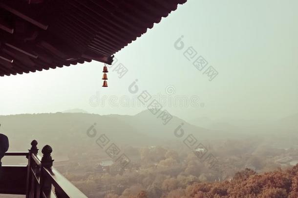看法从雷峰塔杭州西湖秋风景