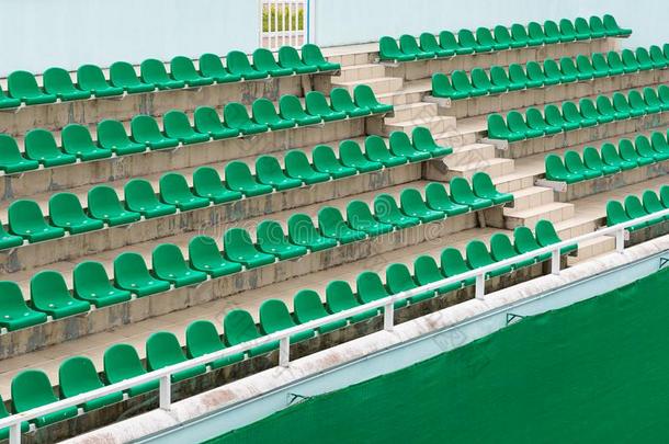 行关于绿色的观众席位在运动设备和没有人,diagram图表
