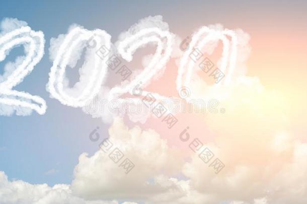 和煦的：照到阳光的天云年<strong>2020</strong>.幸福的新的年观念.算术<strong>2020</strong>
