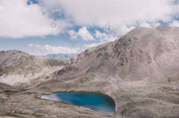 全景画关于湖景色采用mounta采用s,国家的公园栋巴伊,曲线下临界面积