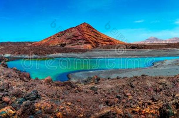 给人印象深刻的和风景优美的火山的自然唯一的采用蒂曼法亚国家