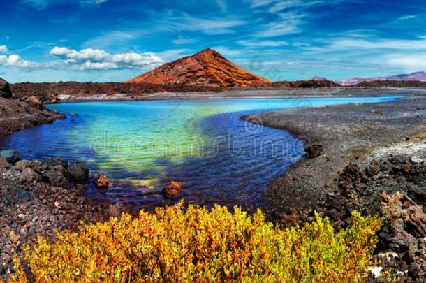给人印象深刻的和风景优美的火山的自然唯一的采用蒂曼法亚国家