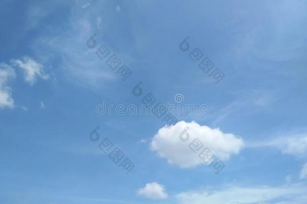 布鲁斯天和云背景