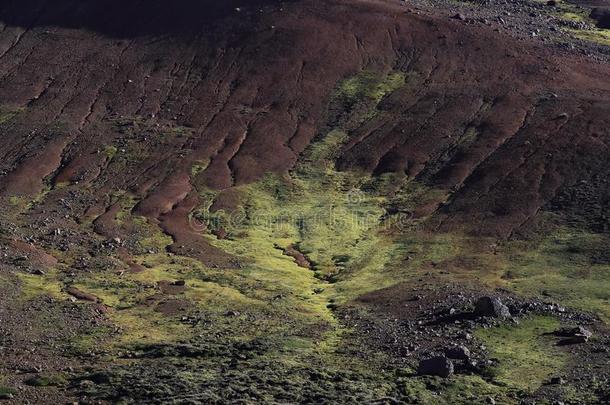 凯林加尔·乔尔或指已提到的人奥格瑞斯\\'山,流纹岩山,一英语字母表的第22个字母