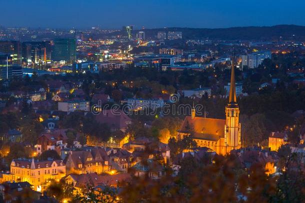 城市风光照片关于格但斯克奥利瓦在夜,波兰
