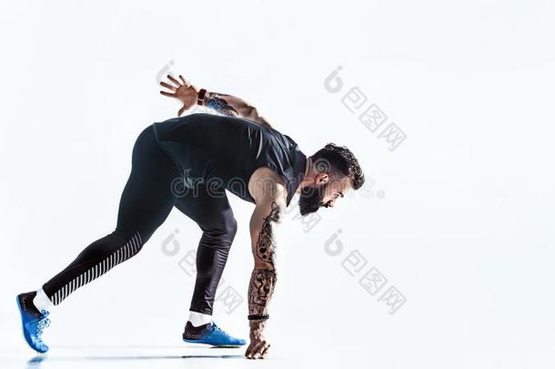num.一高加索人男人年幼的短跑运动员赛跑者跑步采用轮廓SaoTomePrincipe圣多美和普林西比