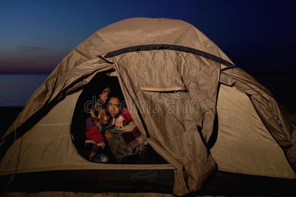 避难者家庭一次采用帐篷,hid采用g从<strong>迁移</strong>边重量的单位