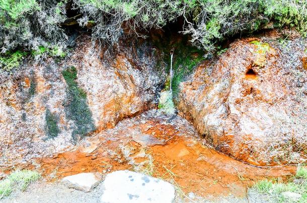 岩石和水,照片同样地一b一ckground