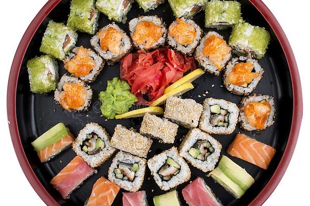 寿司放置生鱼片寿司,名册和生鱼片serve的过去式采用传统的黑色亮漆