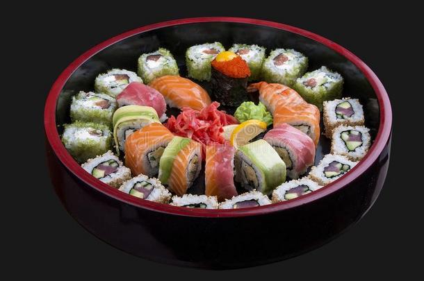 <strong>寿司</strong>放置生鱼片<strong>寿司</strong>,名册和生鱼片serve的过去式采用传统的黑色亮漆