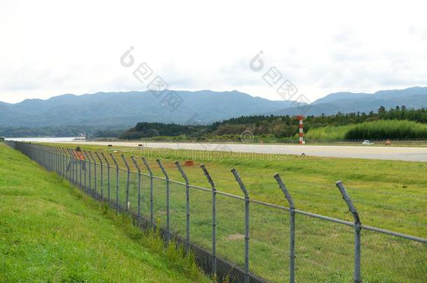 茶道机场栅栏采用茶道岛,新滹,黑色亮漆.它的操作