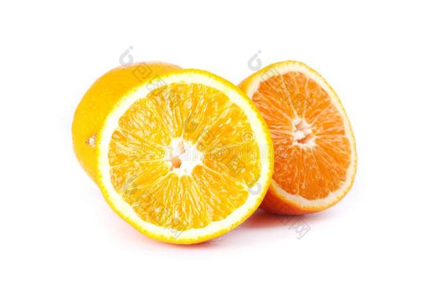 剁碎的桔子柑橘属果树向白色的背景,桔子成果隔离的