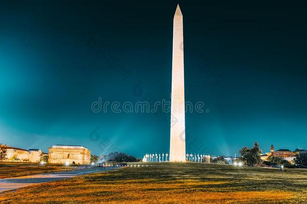 华盛顿,美利坚合众国,华盛顿纪念碑是（be的三单形式一obel是（be的三单形式k向指已提到的人Nati向