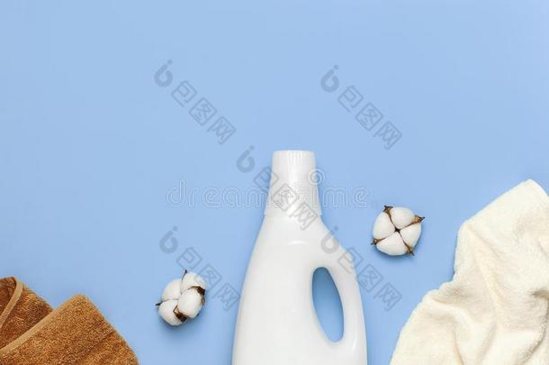 白色的塑料制品包装关于洗衣店洗涤剂,液体粉,用来表示某人或某物即主语本身