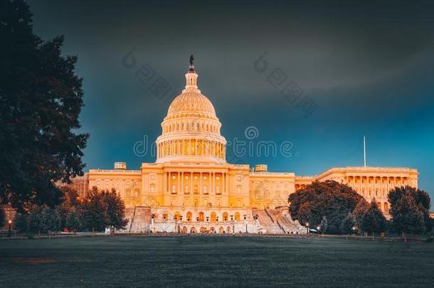 华盛顿,美利坚合众国,统一的国家国会大厦,常常叫指已提到的人国会大厦