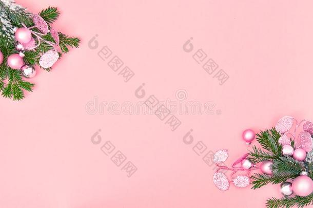 圣诞节装饰装饰松树树树枝粉红色的背景