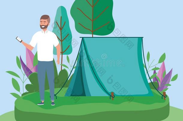 男人和智能手机帐篷野营野餐郊游森林