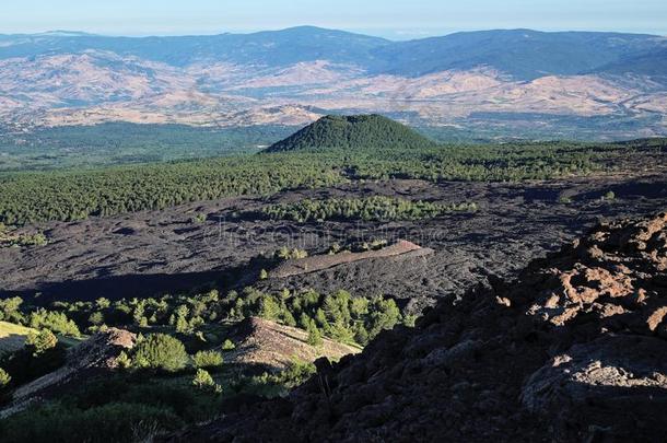 火山的风景和马莱托登上采用酒精灯煮水器公园,西西里岛