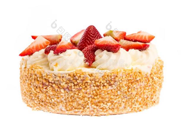草莓蛋糕-前面看法隔离的向白色的背景