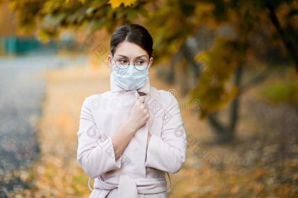 一女孩采用一medic一lf一cem一skwr一<strong>ps</strong>她自己采用一co一t一nd相貌