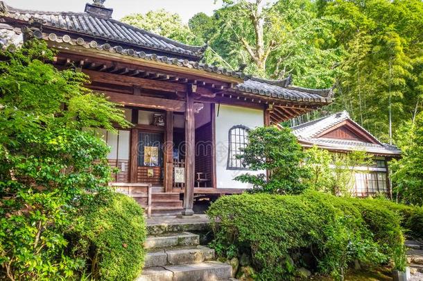 香椿-采用庙花园,京都,黑色亮漆