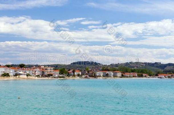 看法关于斯卡拉Fourkas海滩,哈尔基季基半岛,希腊.